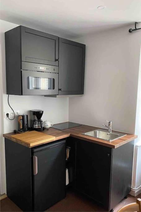 Appartement En Plein Coeur Historique De Dinan Eksteriør billede