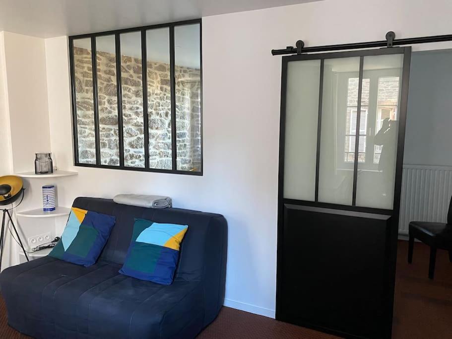 Appartement En Plein Coeur Historique De Dinan Eksteriør billede