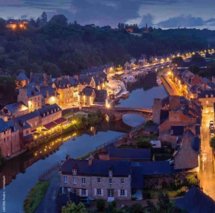 Appartement En Plein Coeur Historique De Dinan Eksteriør billede